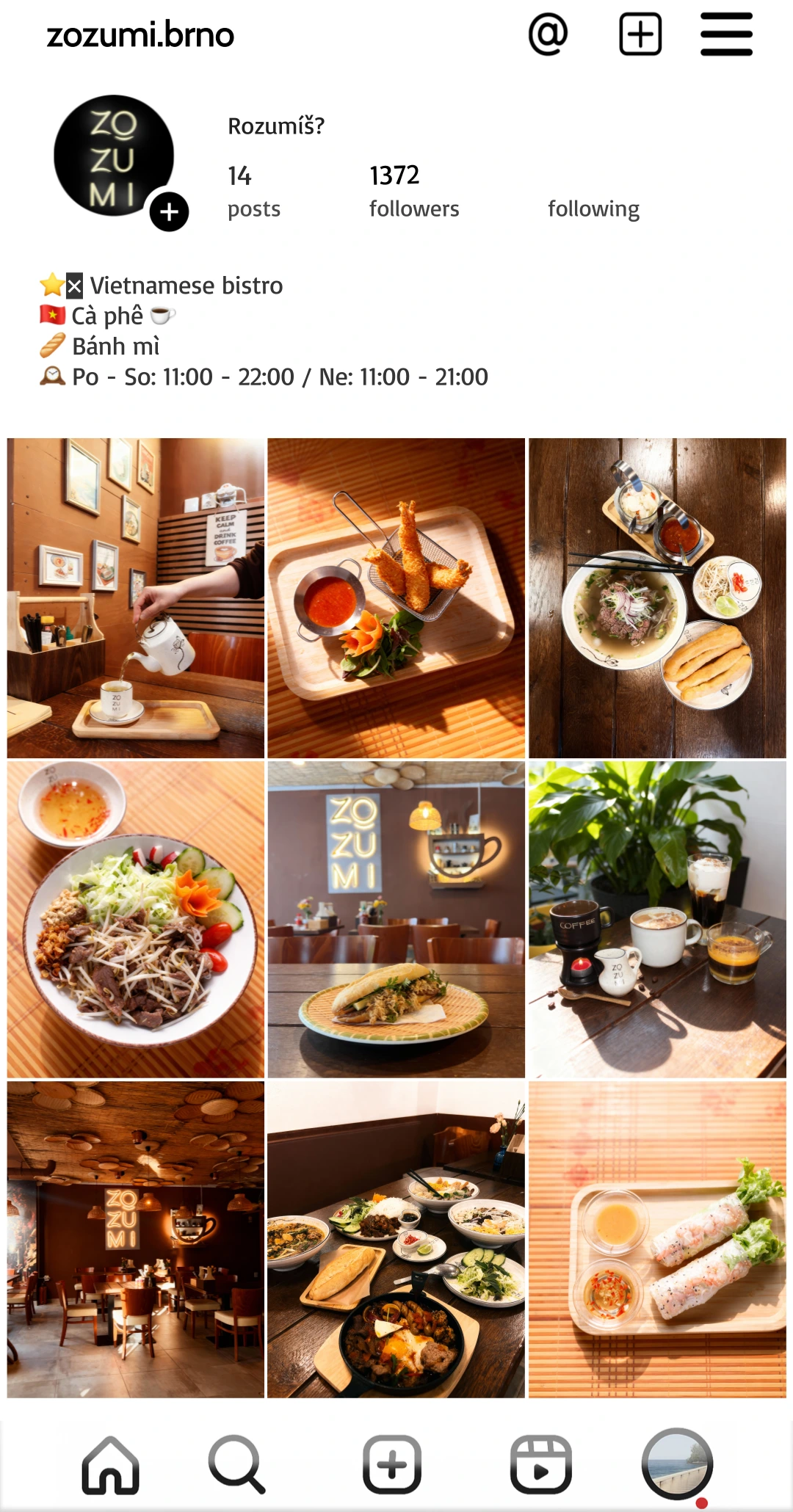 Restaurant posts - third set